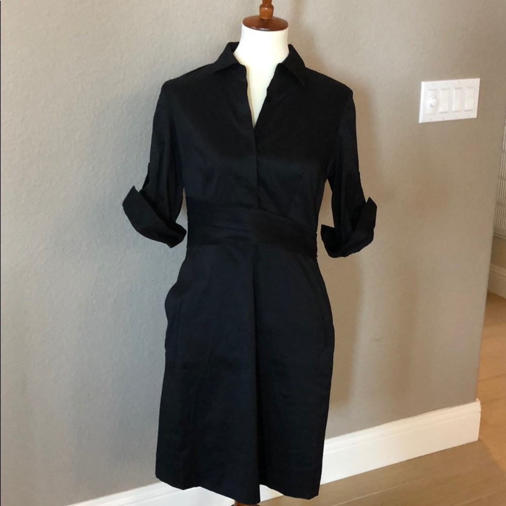 Ann Taylor mid sleeve lined dress.